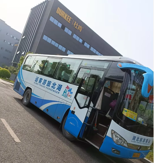 金沙js9线路中心风管销售中心安徽明堂山景区旅游团建活动